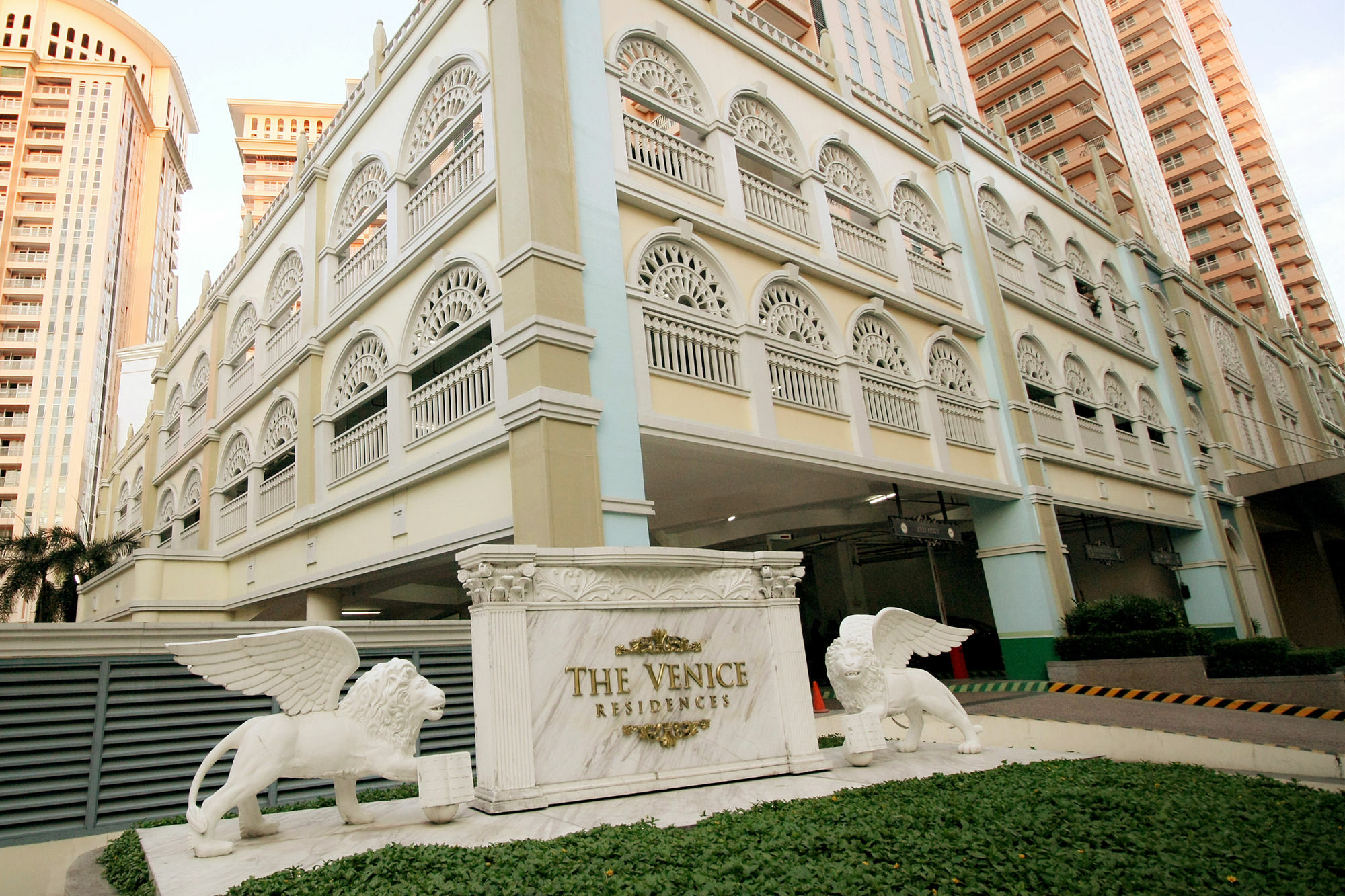 Maxstays - Max Style @ The Venice Residences Taguig Luaran gambar
